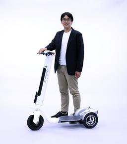 Представлен первый электросамокат Honda — трёхколёсный Striemo