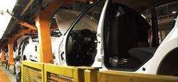 Сборка «голой» Lada Granta началась: «АвтоВАЗ» возобновил производство после длительного простоя