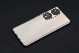 Лучший флагманский камерофон Honor — OLED, 120 Гц, 100 Вт и Dimensity 9000. Стартовали продажи Honor 70 Pro+