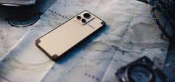 «Выглядит так, будто он опережает iPhone на 5 лет». Realme GT2 Master Explorer Edition сравнили с iPhone 13 Pro