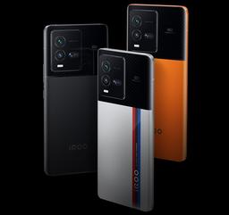 Snapdragon 8 Plus Gen 1, 4700 мАч, 120 Вт и тройная камера за 550 долларов. Представлен iQOO 10