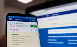 Сделки купли-продажи автомобилей теперь можно оформлять на Госуслугах. Сервис автоматически проверит, наложены ли на автомобиль ограничения, находится ли он в розыске или залоге