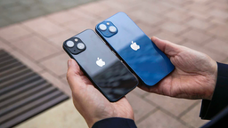 Спрос на iPhone 13 очень высок. Доля Apple растёт, а Samsung — падает