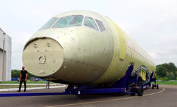 Видео дня: фюзеляж импортозамещённого самолёта SSJ New доставили в аэропорт Жуковский для испытаний