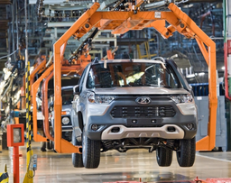 Спрос на Lada значительно вырос. АвтоВАЗ вернулся к полной рабочей неделе