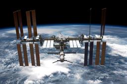 NASA останется на МКС до 2030 года. Теперь это закон