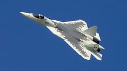 У новейшего истребителя Су-57 может появиться двухместная версия — для удобства взаимодействия с беспилотниками