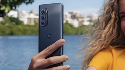 OLED, 144 Гц и MediaTek Dimensity 1050 — за 500 долларов. Представлен Motorola Edge 2022