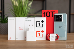 Snapdragon 8 Plus Gen 1, 120 Гц и 160 Вт. Комплект поставки и живые фото OnePlus 10T показали сразу после анонса