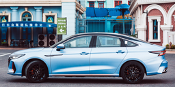 Китайский конкурент Toyota Camry может выйти в России. Ориентировочные цены Chery Arrizo 8