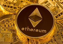 Криптовалюты в ударе. Ethereum уже 1900 долларов, Bitcoin стремится к 25 000 долларов
