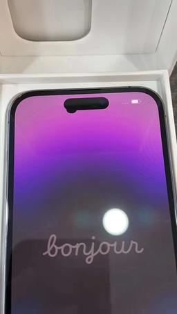 Вырез iPhone 14 Pro «поплыл»: появилось первое фото необычного брака