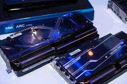 А вот и новинки: появились фото «партнёрских» видеокарт Arc A750 и Arc A770 от ASrock и Gunnir