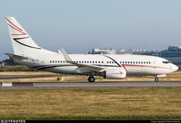 В США выдан ордер на арест принадлежащего «Лукойлу» Boeing 737-7EM за то, что он совершал полёты в нарушение санкций в отношении России