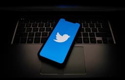 Twitter тестирует кнопку редактирования сообщений. В ближайшее время оценить функцию смогут абоненты платной подписки Twitter Blue