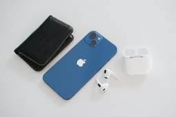 iPhone 13 подешевел до минимума в России