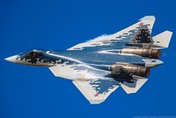 В ОАК рассказали об интеллектуальных возможностях истребителя Су-57. Он может брать на себя пилотирование и подготовку оружия