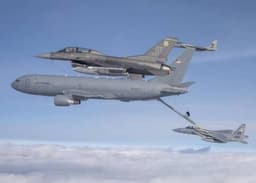 В США разрешили использовать новейший самолёт-заправщик Boeing KC-46 даже несмотря на то, что во время дозаправки он может повредить другой самолёт