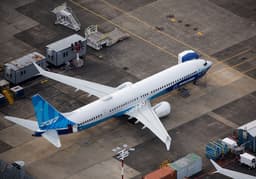 Китайский COMAC C919 уже готов к коммерческим перевозкам, а Boeing всё никак не может поднять в воздух свой 737 Max 10. Одобрение этой модели ожидается только летом 2023 года