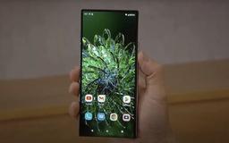Motorola показала концепт смартфона с разворачивающимся экраном