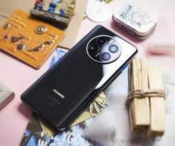 После выхода новейшей версии HarmonyOS смартфон Huawei Mate 50 Pro сможет распознавать пользователей в масках