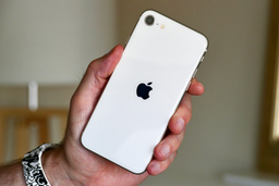 Поклонники смартфонов Apple больше всего довольны iPhone SE и iPhone 6s Plus. Ни одной модели iPhone 13 нет в новом рейтинге AnTuTu