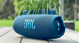 Во Франции научились угонять машины с помощью портативной колонки JBL