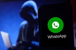 WhatsApp уже 13 лет является инструментом слежки. Павел Дуров* считает мессенджер опасным