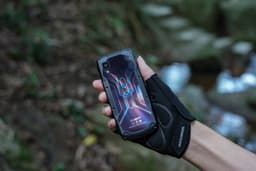Крошечный корпус, 4,5 дюйма, оригинальный дизайн, NFC и неубиваемое исполнение — за 120 долларов. KingKong Mini 3 выходит 17 октября