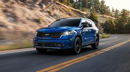 Kia представила обновленный Sorento и объявила стоимость кроссовера Niro EV