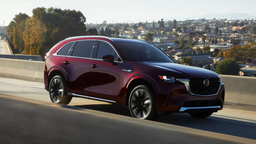 Самую мощную серийную Mazda в истории показали живьём до анонса