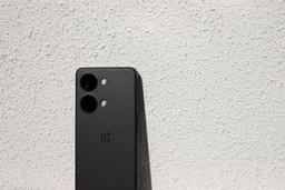 OnePlus Ace 2V набирает более 1 млн в AnTuTu: живые фото, характеристики и дата анонса