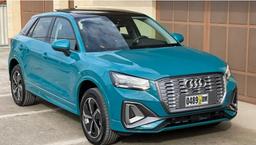 В России продают нестандартный кроссовер Audi Q2 L e-tron. Что это за модель и сколько за неё просят?