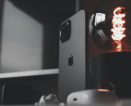 Снятый с производства премиальный iPhone 12 Pro Max рекордно подешевел в России
