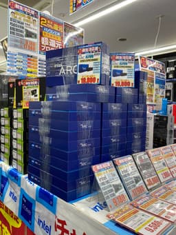 Если не бояться видеокарт Intel, то это просто подарок. В Японии Arc A750 отдают всего за 150 долларов