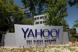 «Очень прибыльная» Yahoo увольняет 1000 человек и планирует сократить 20% сотрудников в этом году