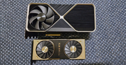 Nvidia GeForce RTX 4090 Ti выглядит просто огромной на фоне Titan RTX последнего поколения