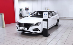 В Россию приехала альтернатива Lada Vesta NG на «автомате», с хорошим оснащением. Названы цены на седаны MG 5