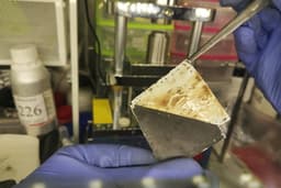 Российские учёные придумали, как защитить аккумуляторы от взрывов и самовозгораний
