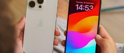 Половина всех американцев выбирает iPhone, но сторонников у Google и Motorola всё больше. Появилась свежая статистика рынка США