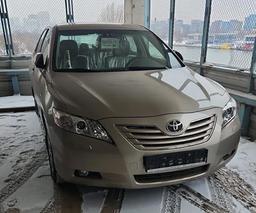 В Москве на продажу выставили идеальную Toyota Camry 2008 года выпуска. Пробег 83 км, безупречный салон, 2,4-литровый мотор и «автомат»