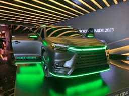 Представлен геймерский Lexus TX: c RGB-подсветкой, мощной акустикой и парой больших мониторов в салоне