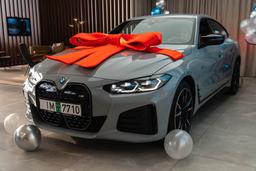 В Белоруссии продали первый официальный BMW i4 M50. Дилер готов привезти под заказ из Европы более двух десятков моделей — все с официальной гарантией