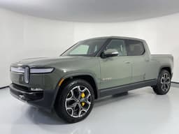 Дилеры предложили россиянам 800-сильный пикап Rivian R1T с разгоном до 100 км/ч за 3 секунды. Сколько за него просят?