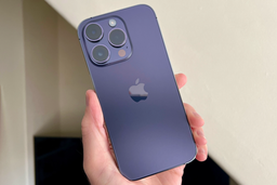 «Apple может следить за своими пользователями», — в Совфеде поддержали идею избавить российских чиновников от iPhone