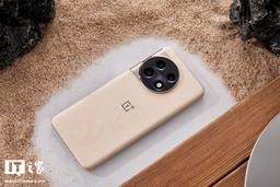 Так выглядит уникальный OnePlus 11. Живые фото OnePlus 11 Jupiter Rock Limited Edition выложили сразу после анонса