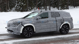 Совершенно новый Renault Espace 2023 показали вживую до анонса
