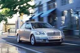 Toyota отзывает более 22 000 автомобилей Avensis в России