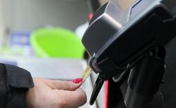 Сбербанк тестирует повышенный лимит для покупок без ПИН-кода