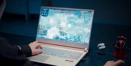 Видеокарта Radeon RX 7600M XT иногда может соперничать с GeForce RTX 4070 Laptop. Появились первые тесты адаптера